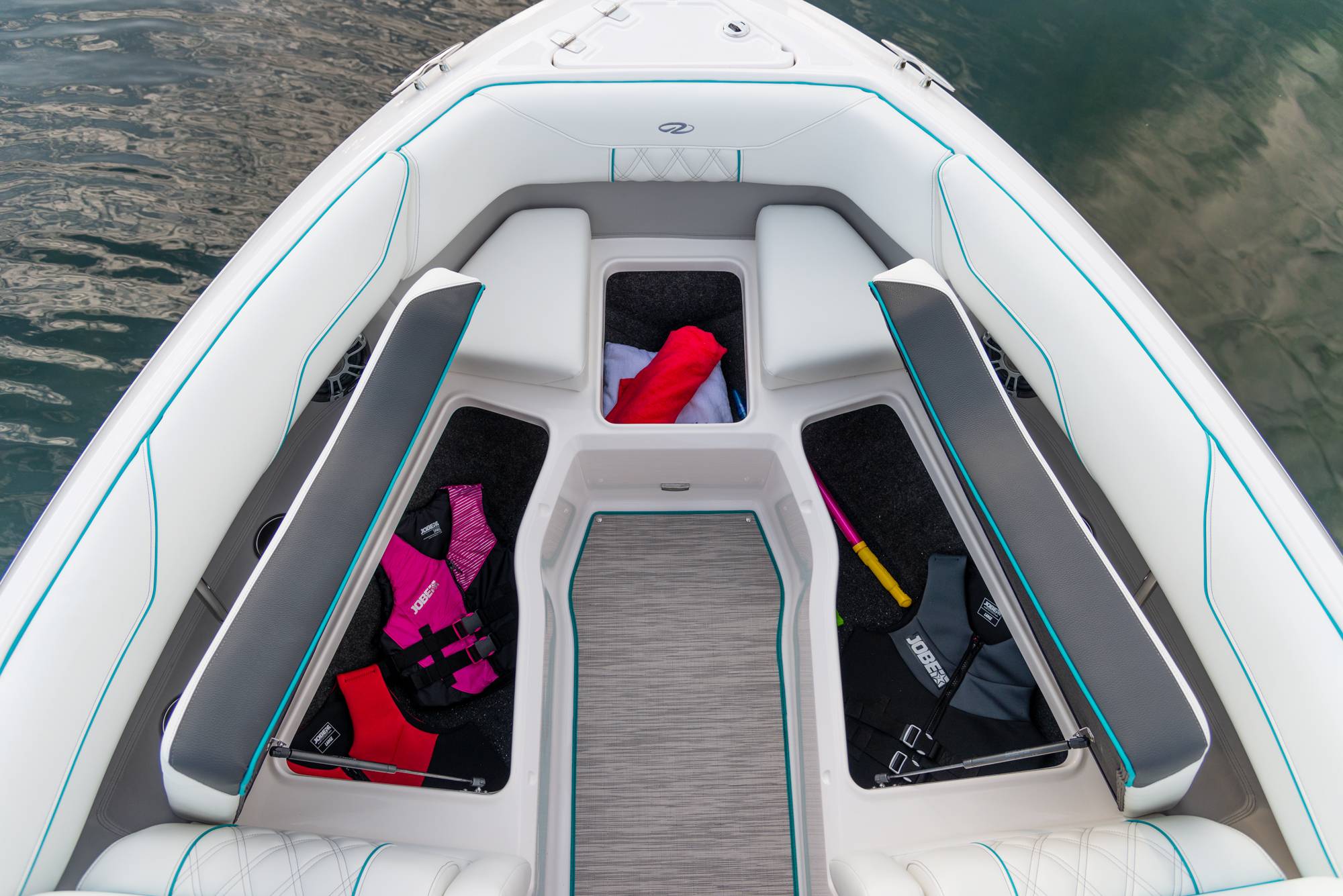 2024 Regal LS4 New Bowrider Boat for Sale in Orillia, Ontario